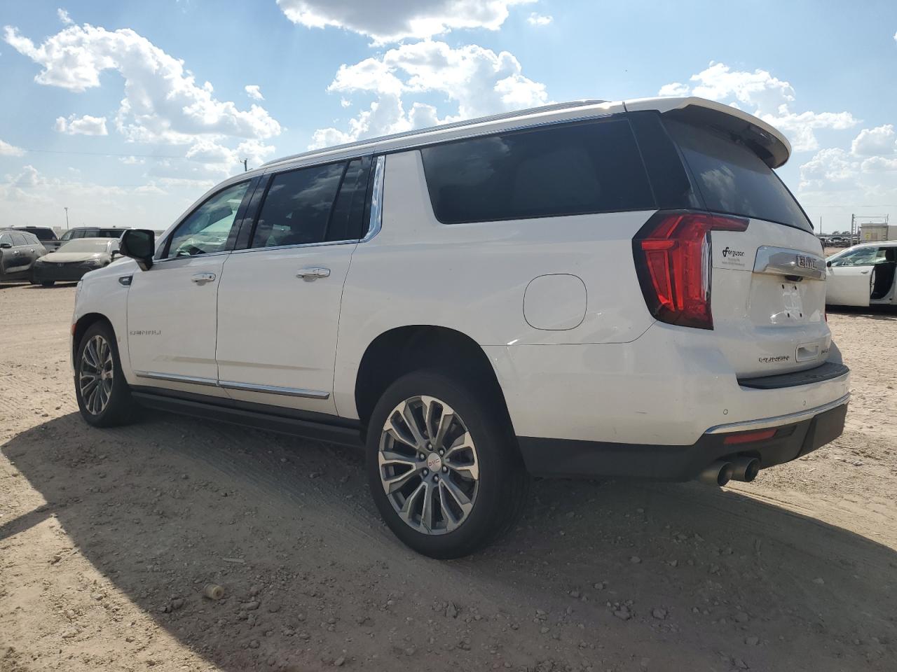 Автомобіль GMC YUKON XL DENALI 2021 | GrandCar Автомобіль GMC YUKON XL DENALI 2021 | GrandCar