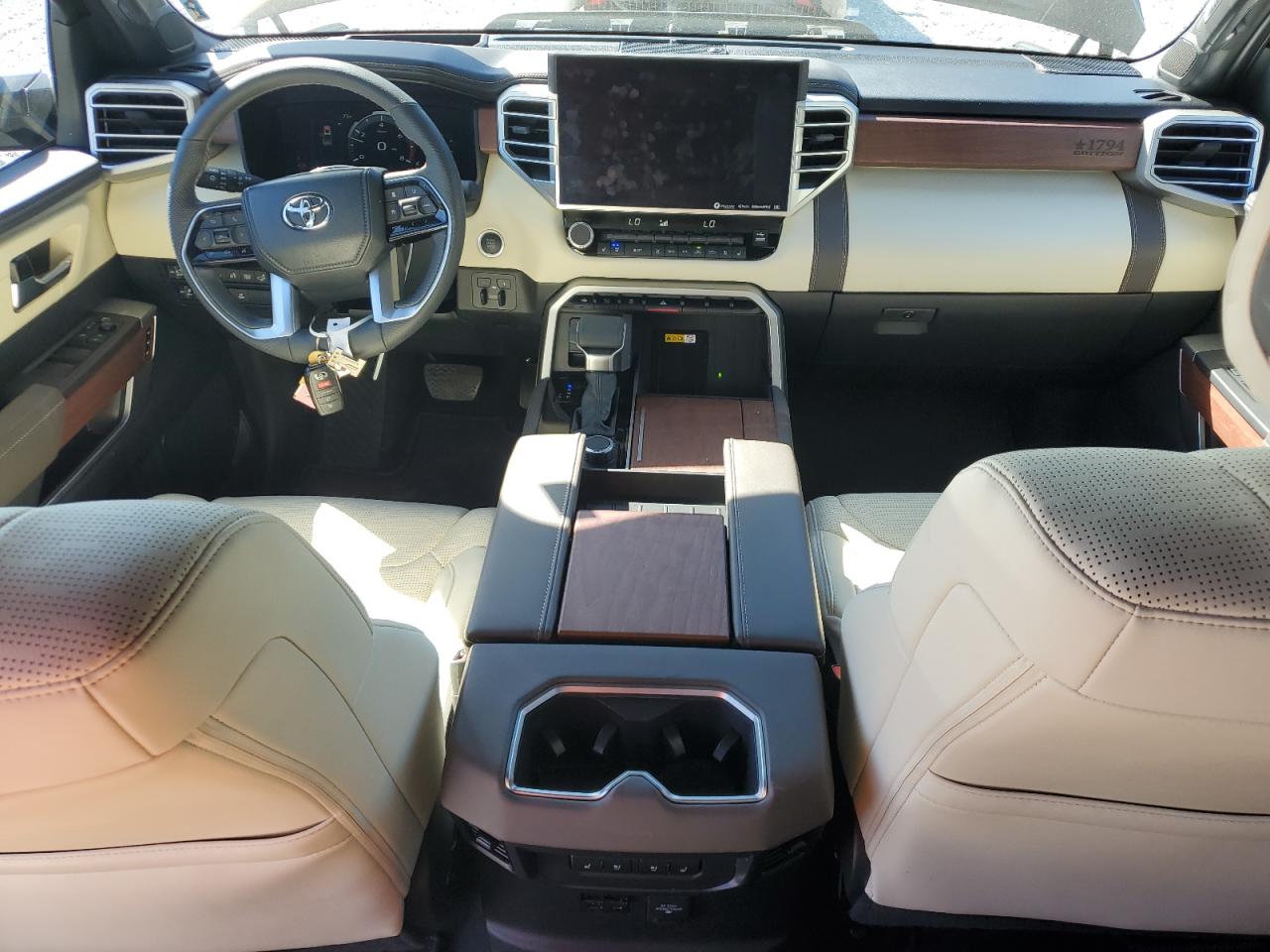 Автомобіль TOYOTA TUNDRA CREWMAX PLATINUM 2024 | GrandCar Автомобіль TOYOTA TUNDRA CREWMAX PLATINUM 2024 | GrandCar