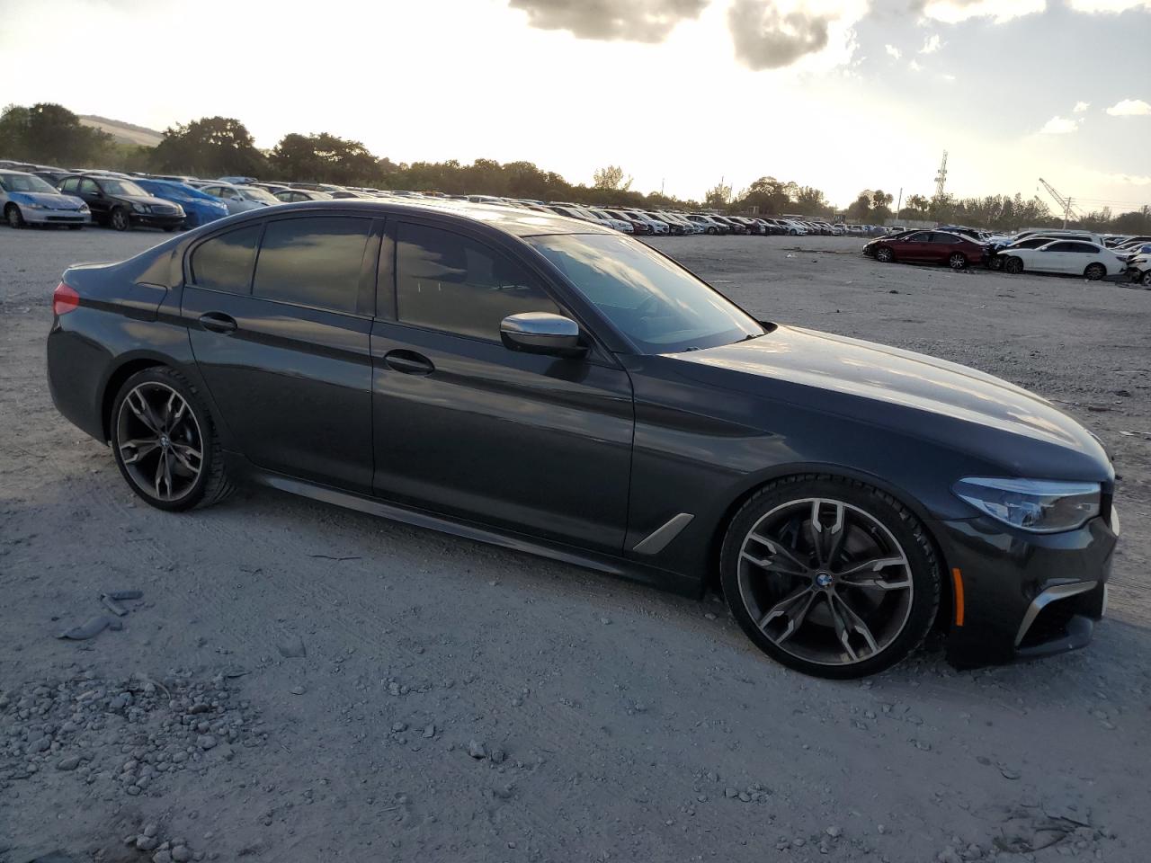 Автомобіль BMW M550XI 2020 | GrandCar Автомобіль BMW M550XI 2020 | GrandCar