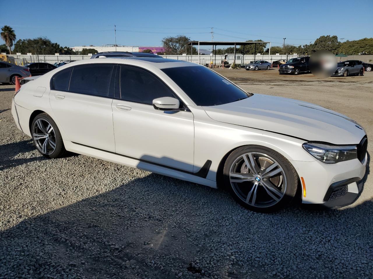 Автомобиль BMW 740 I 2016 | GrandCar Автомобиль BMW 740 I 2016 | GrandCar