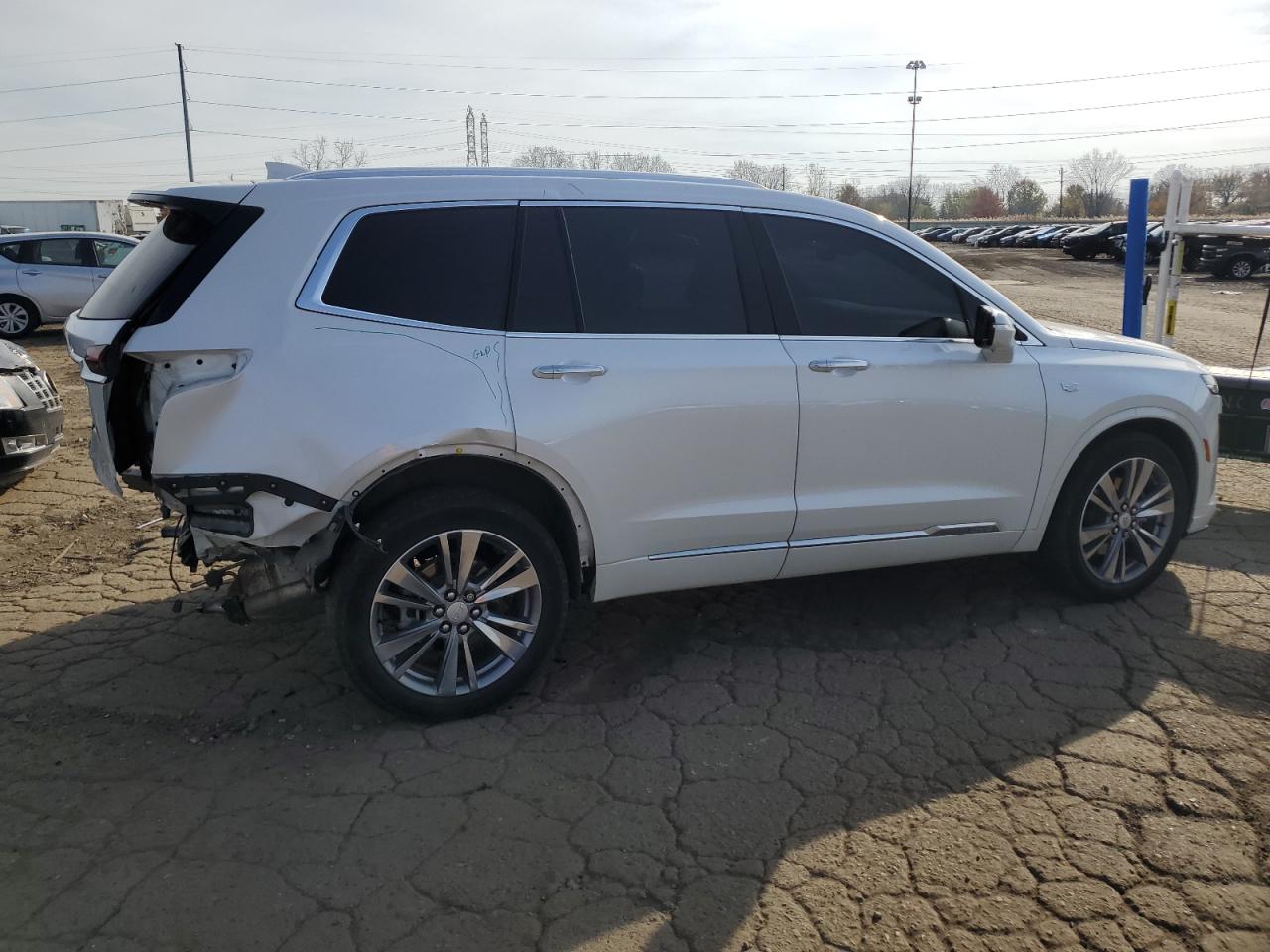 Автомобиль CADILLAC XT6 PREMIUM LUXURY 2022 | GrandCar Автомобиль CADILLAC XT6 PREMIUM LUXURY 2022 | GrandCar