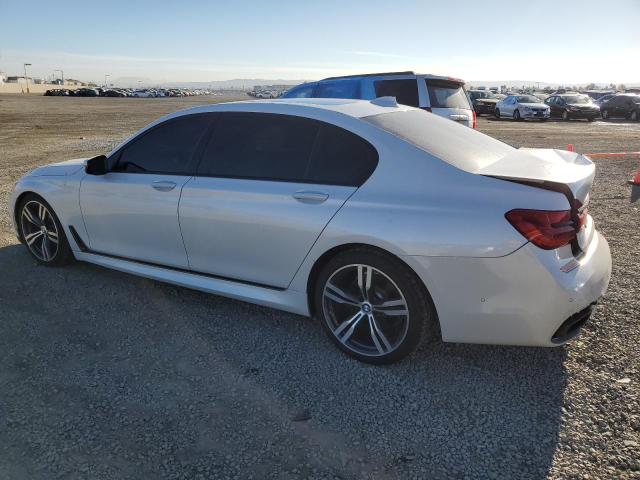 Автомобиль BMW 740 I 2016 | GrandCar Автомобиль BMW 740 I 2016 | GrandCar