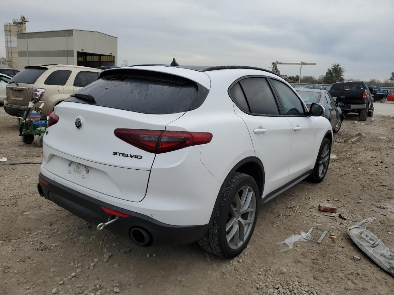 Автомобіль ALFA ROMEO STELVIO TI SPORT 2018 | GrandCar Автомобіль ALFA ROMEO STELVIO TI SPORT 2018 | GrandCar
