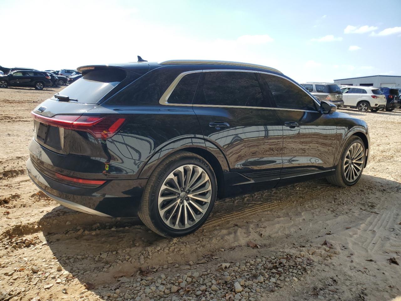 Автомобіль AUDI E-TRON PRESTIGE 2019 | GrandCar Автомобіль AUDI E-TRON PRESTIGE 2019 | GrandCar