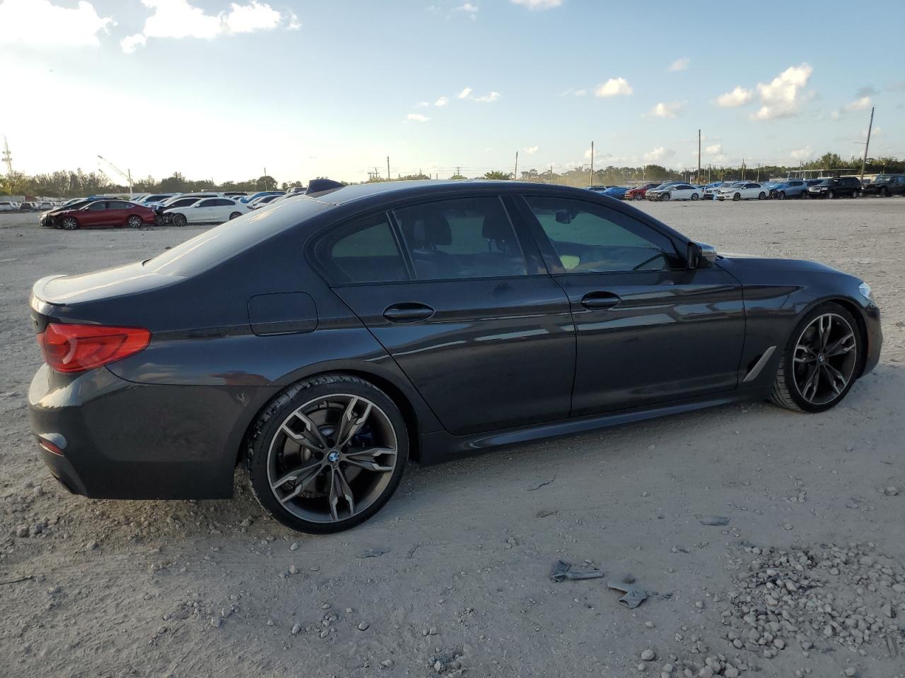 Автомобіль BMW M550XI 2020 | GrandCar Автомобіль BMW M550XI 2020 | GrandCar