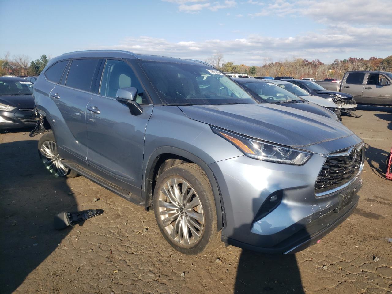Автомобиль TOYOTA HIGHLANDER PLATINUM 2022 | GrandCar Автомобиль TOYOTA HIGHLANDER PLATINUM 2022 | GrandCar