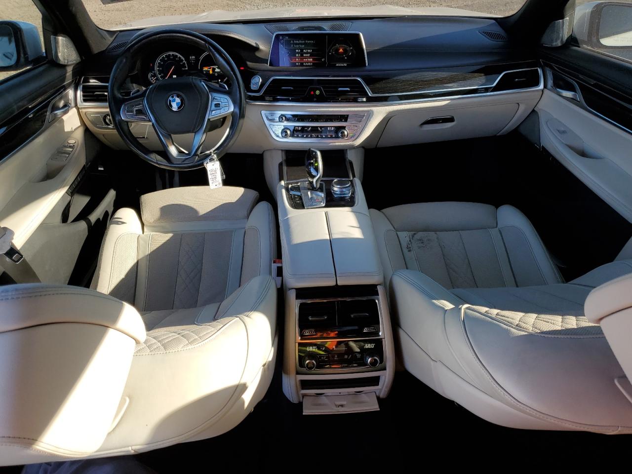 Автомобиль BMW 740 I 2016 | GrandCar Автомобиль BMW 740 I 2016 | GrandCar