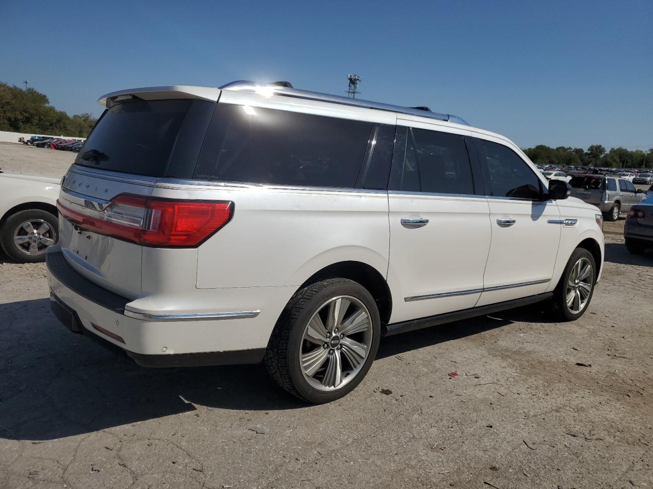 Автомобиль LINCOLN NAVIGATOR L RESERVE 2018 | GrandCar Автомобиль LINCOLN NAVIGATOR L RESERVE 2018 | GrandCar