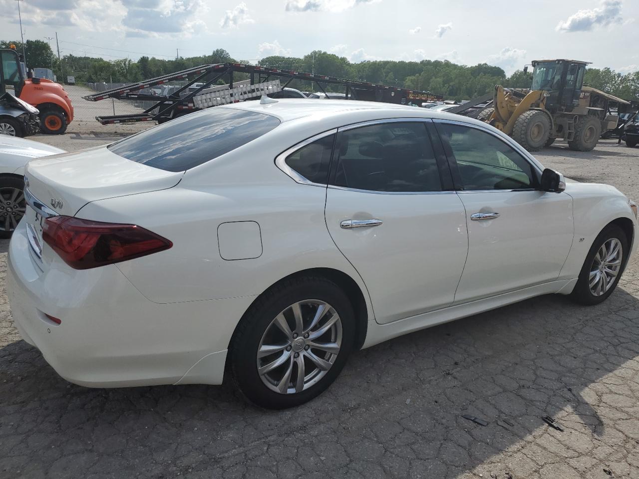 Автомобиль INFINITI Q70 LUXE 2019 | GrandCar Автомобиль INFINITI Q70 LUXE 2019 | GrandCar
