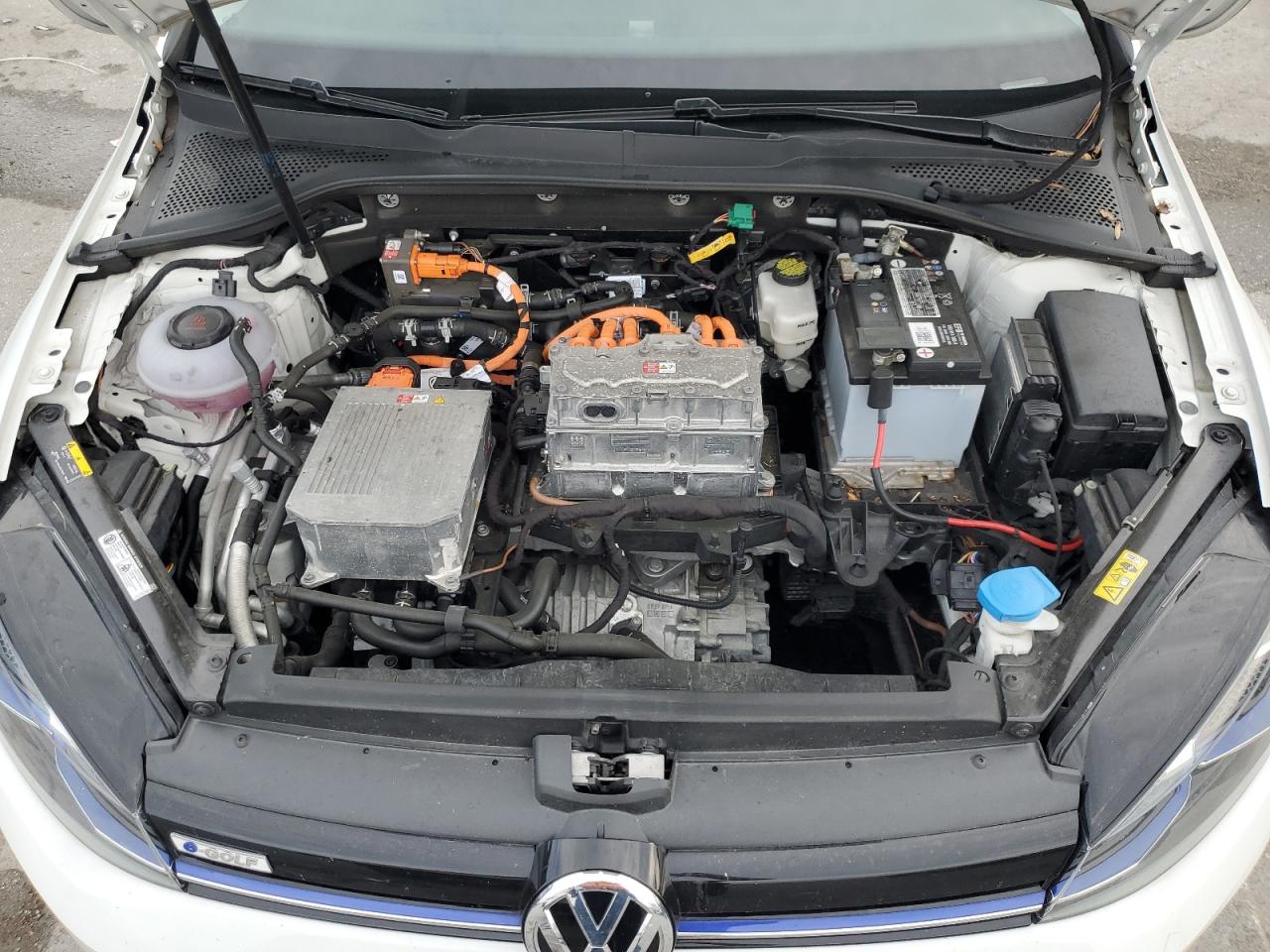 Автомобиль VOLKSWAGEN E-GOLF SEL PREMIUM 2019 | GrandCar Автомобиль VOLKSWAGEN E-GOLF SEL PREMIUM 2019 | GrandCar