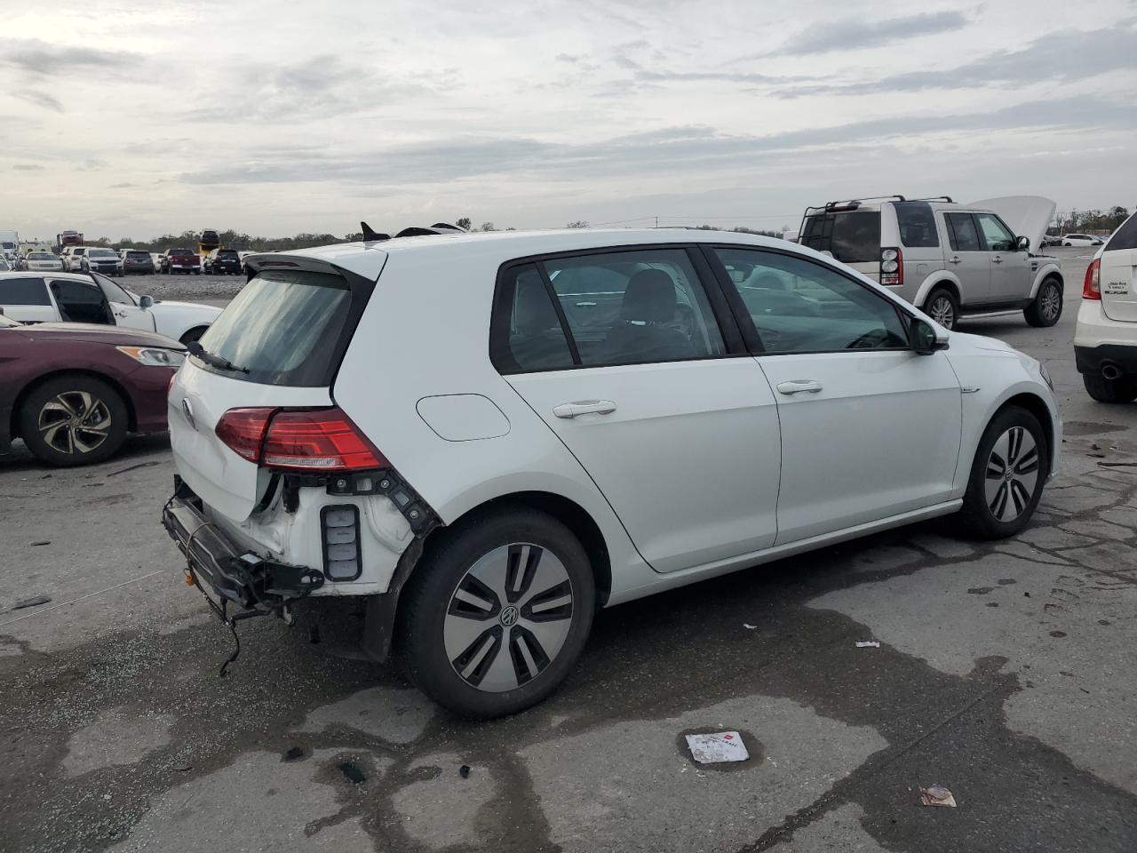 Автомобиль VOLKSWAGEN E-GOLF SEL PREMIUM 2019 | GrandCar Автомобиль VOLKSWAGEN E-GOLF SEL PREMIUM 2019 | GrandCar