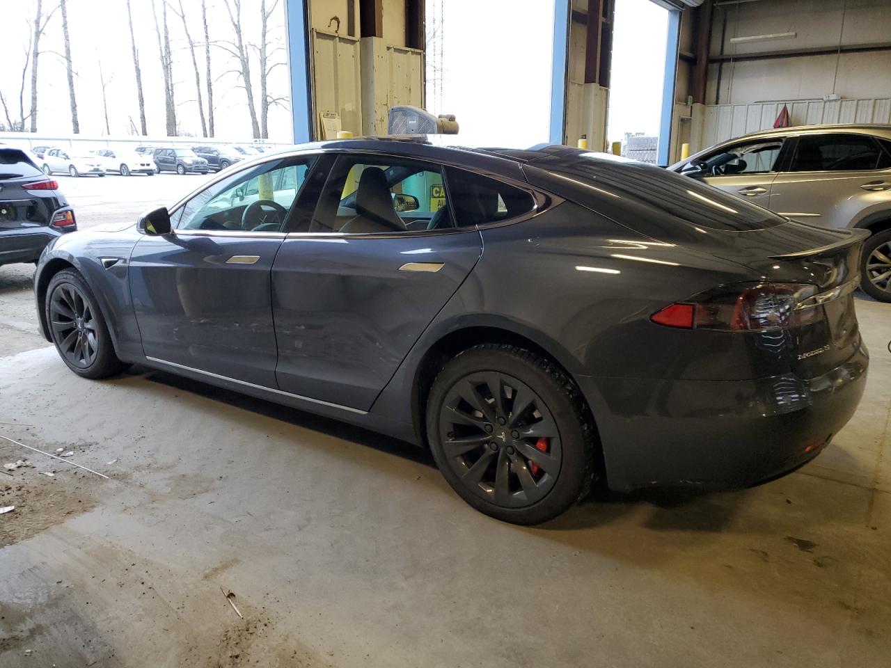 Автомобиль TESLA MODEL S 2018 | GrandCar Автомобиль TESLA MODEL S 2018 | GrandCar
