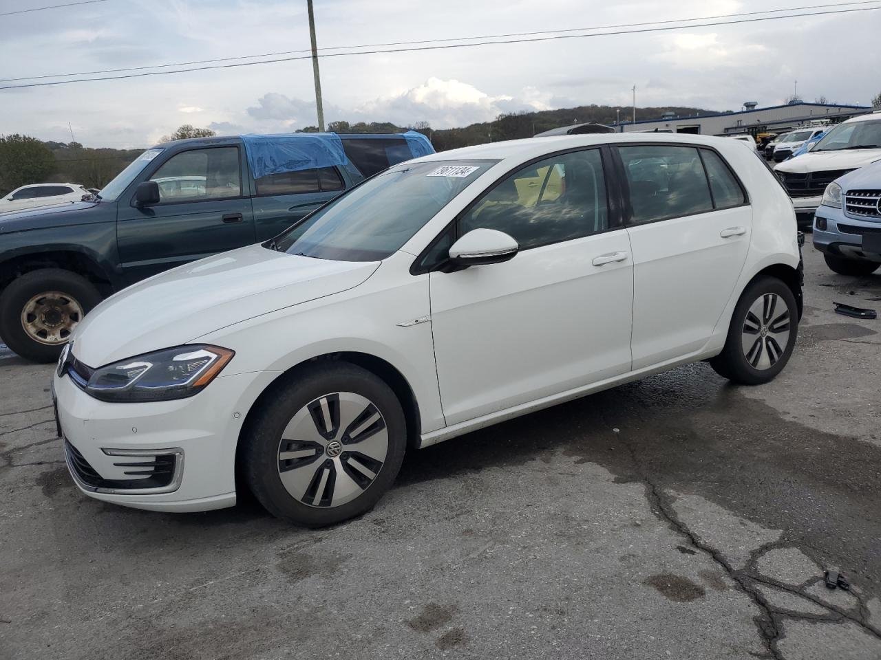Автомобиль VOLKSWAGEN E-GOLF SEL PREMIUM 2019 | GrandCar Автомобиль VOLKSWAGEN E-GOLF SEL PREMIUM 2019 | GrandCar
