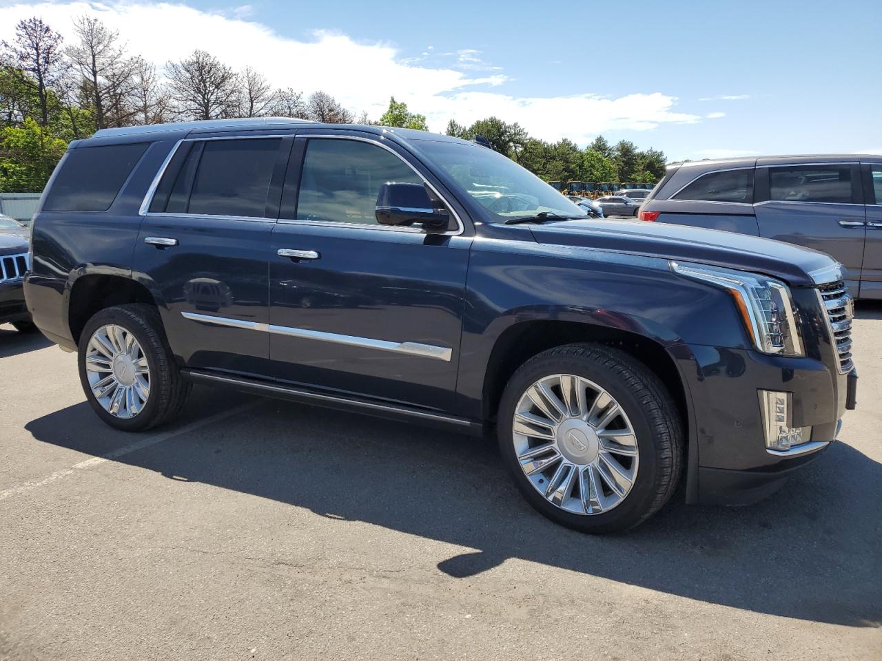 Автомобіль CADILLAC ESCALADE PLATINUM 2018 | GrandCar Автомобіль CADILLAC ESCALADE PLATINUM 2018 | GrandCar