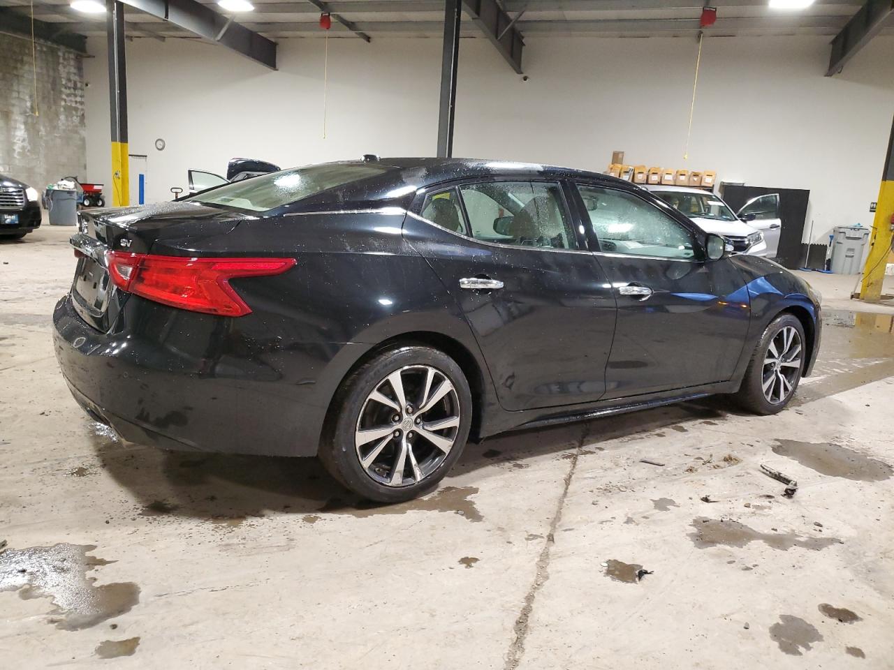 Автомобиль NISSAN MAXIMA 3.5S 2016 | GrandCar Автомобиль NISSAN MAXIMA 3.5S 2016 | GrandCar