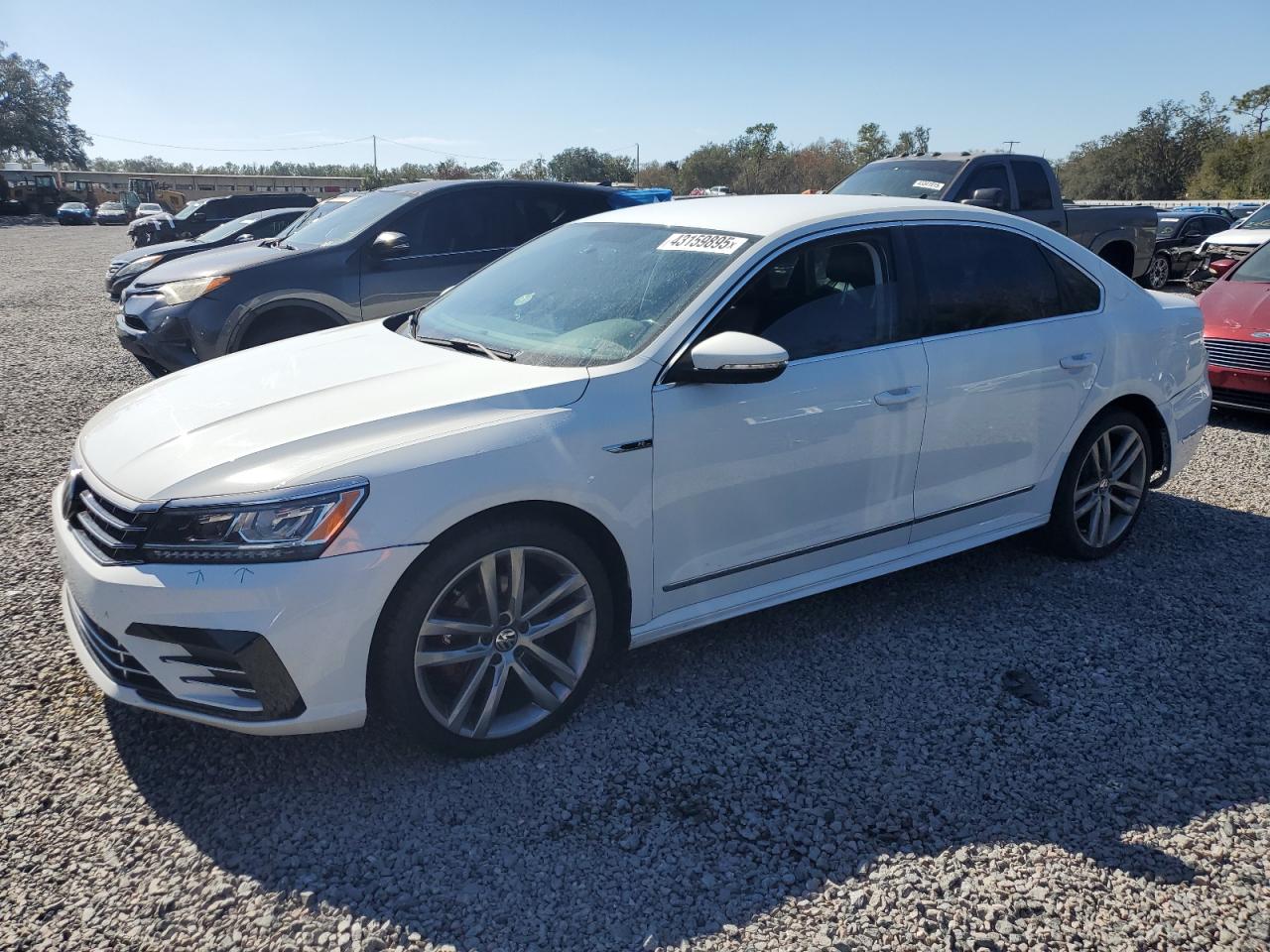 Автомобиль VOLKSWAGEN PASSAT R-LINE 2017 | GrandCar Автомобиль VOLKSWAGEN PASSAT R-LINE 2017 | GrandCar