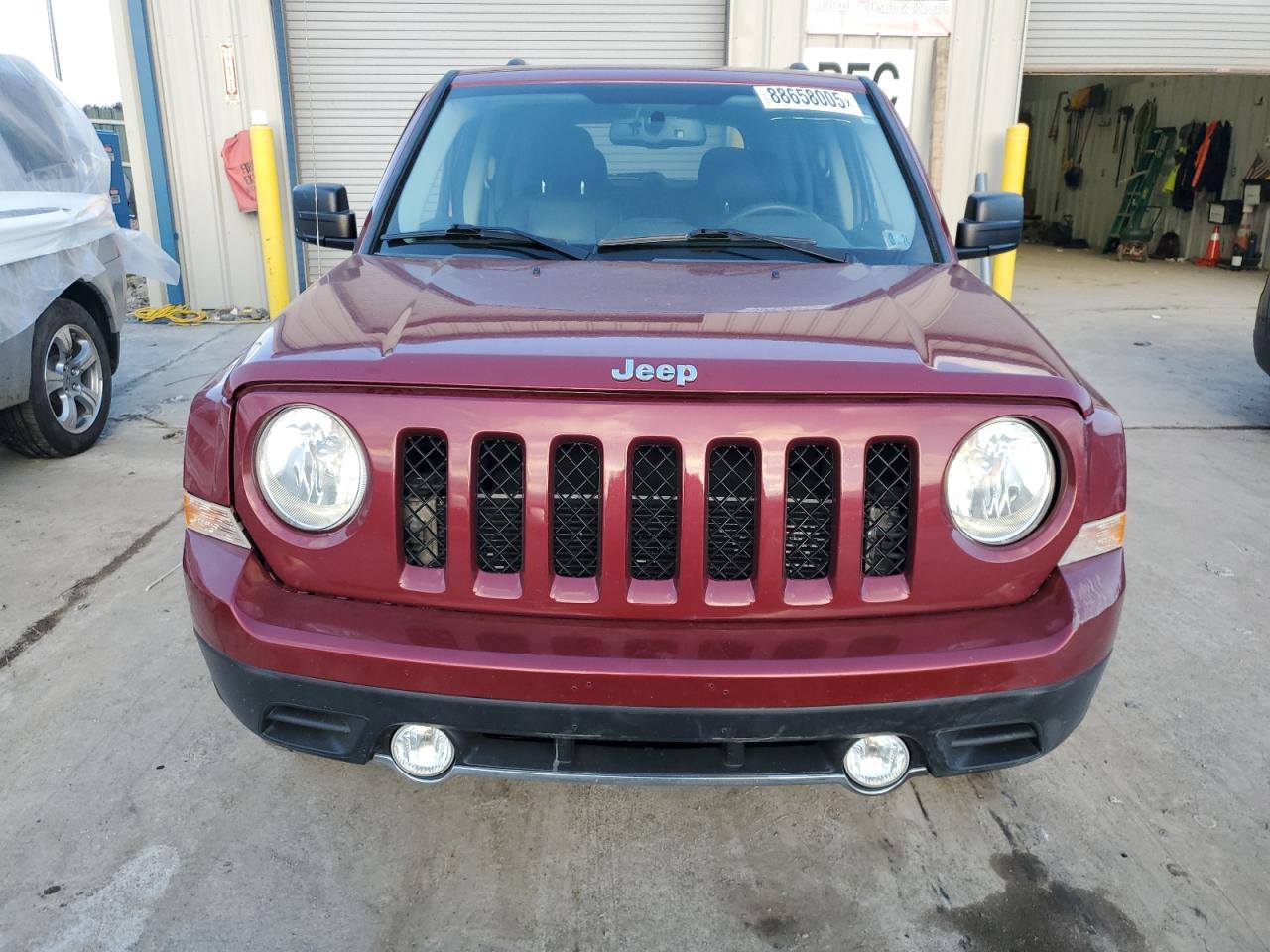 Автомобиль JEEP PATRIOT LATITUDE 2017 | GrandCar Автомобиль JEEP PATRIOT LATITUDE 2017 | GrandCar
