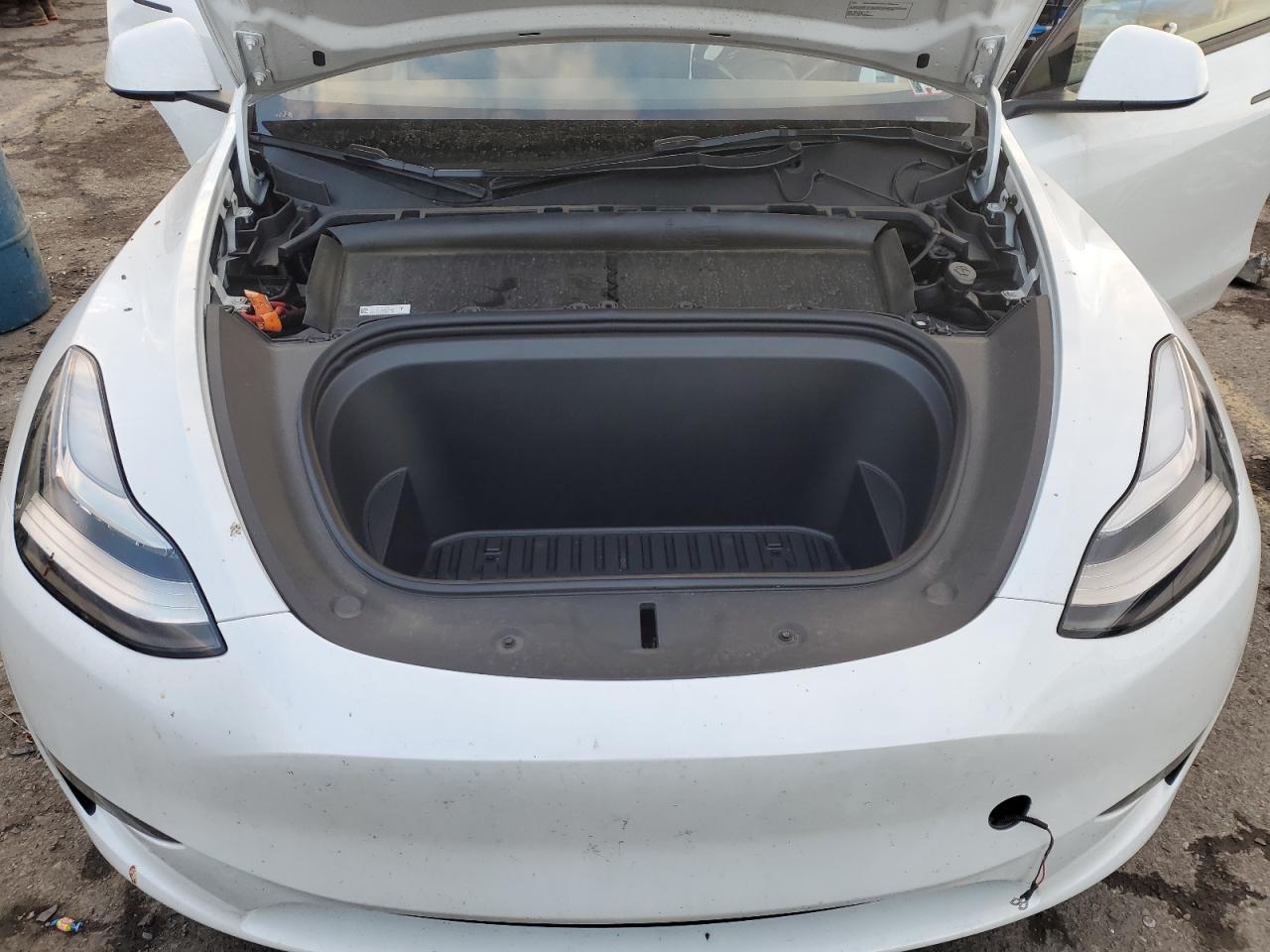 Автомобіль TESLA MODEL Y 2023 | GrandCar Автомобіль TESLA MODEL Y 2023 | GrandCar