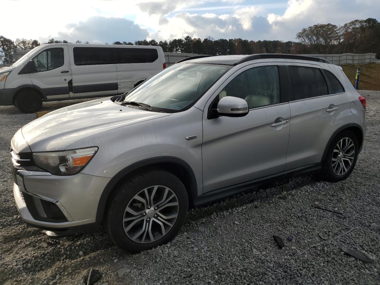 Автомобиль MITSUBISHI OUTLANDER SPORT SEL 2018 | GrandCar