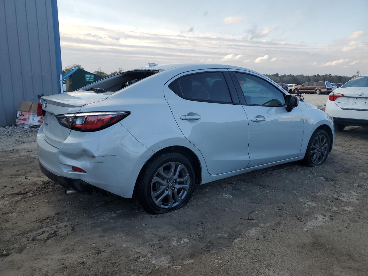 Автомобиль TOYOTA YARIS L 2019 | GrandCar Автомобиль TOYOTA YARIS L 2019 | GrandCar