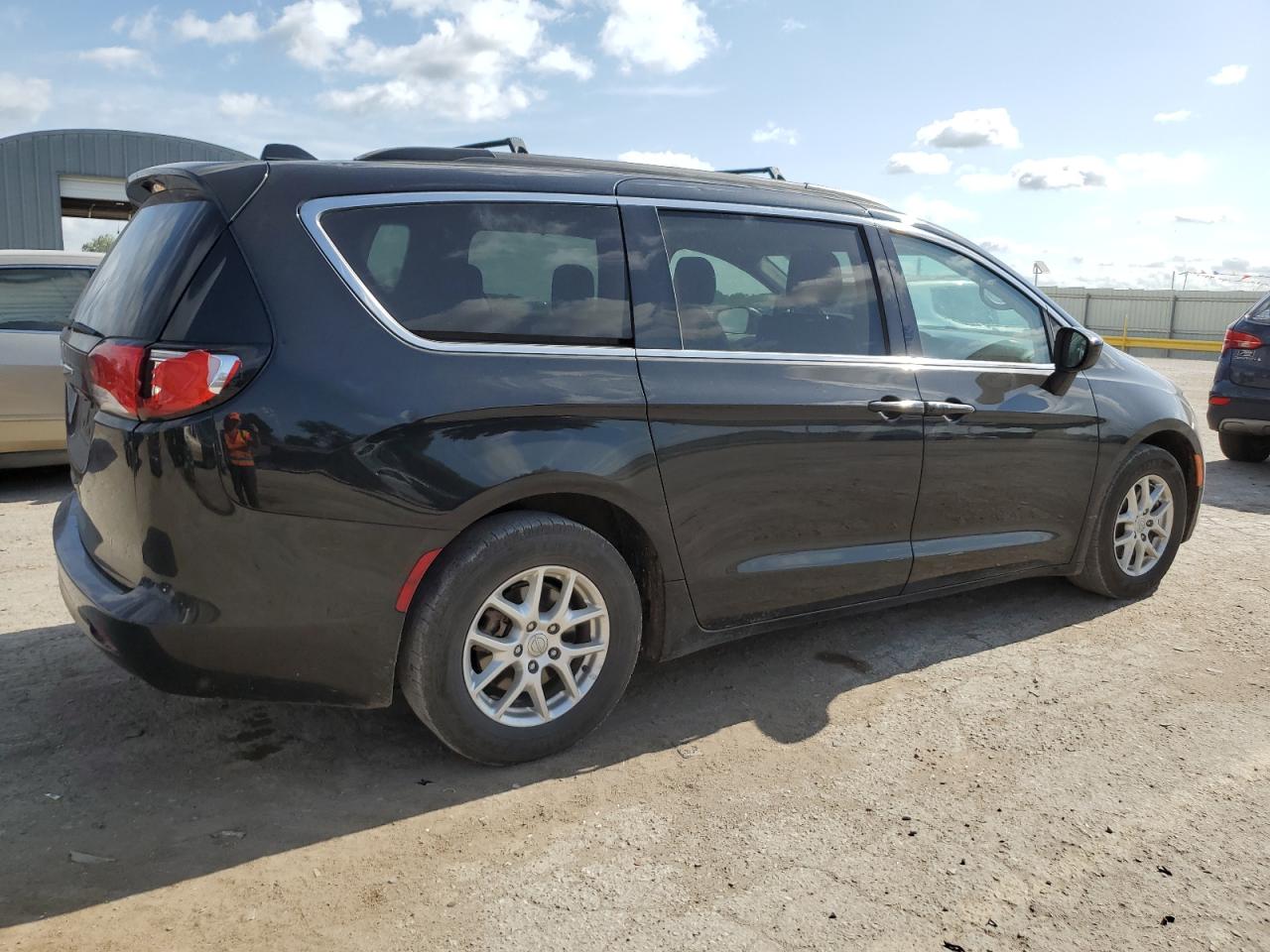 Автомобиль CHRYSLER VOYAGER LXI 2020 | GrandCar Автомобиль CHRYSLER VOYAGER LXI 2020 | GrandCar