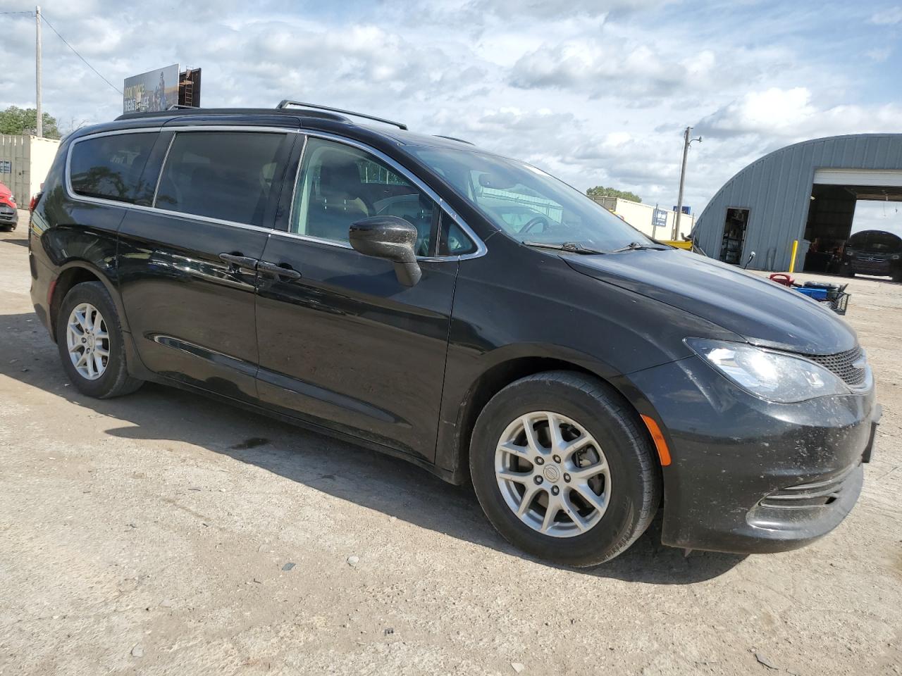 Автомобиль CHRYSLER VOYAGER LXI 2020 | GrandCar Автомобиль CHRYSLER VOYAGER LXI 2020 | GrandCar
