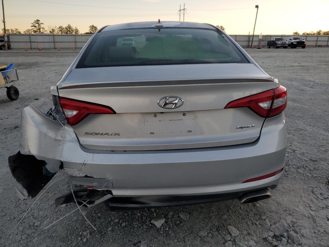 Автомобиль HYUNDAI SONATA SPORT 2015 | GrandCar Автомобиль HYUNDAI SONATA SPORT 2015 | GrandCar