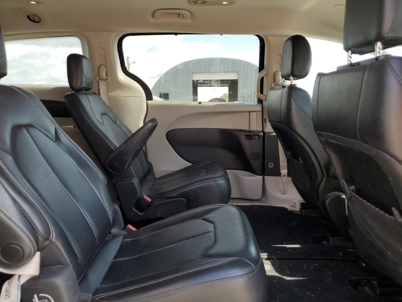 Автомобиль CHRYSLER VOYAGER LXI 2020 | GrandCar Автомобиль CHRYSLER VOYAGER LXI 2020 | GrandCar