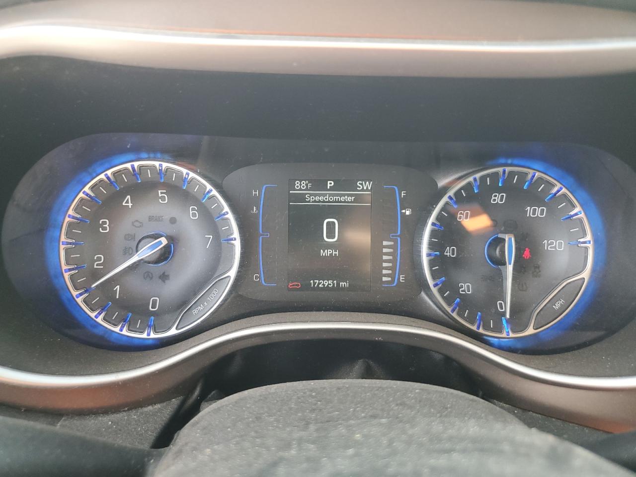 Автомобиль CHRYSLER VOYAGER LXI 2020 | GrandCar Автомобиль CHRYSLER VOYAGER LXI 2020 | GrandCar