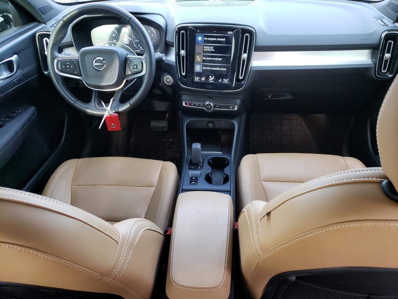 Автомобиль VOLVO XC40 T5 MOMENTUM 2020 | GrandCar Автомобиль VOLVO XC40 T5 MOMENTUM 2020 | GrandCar