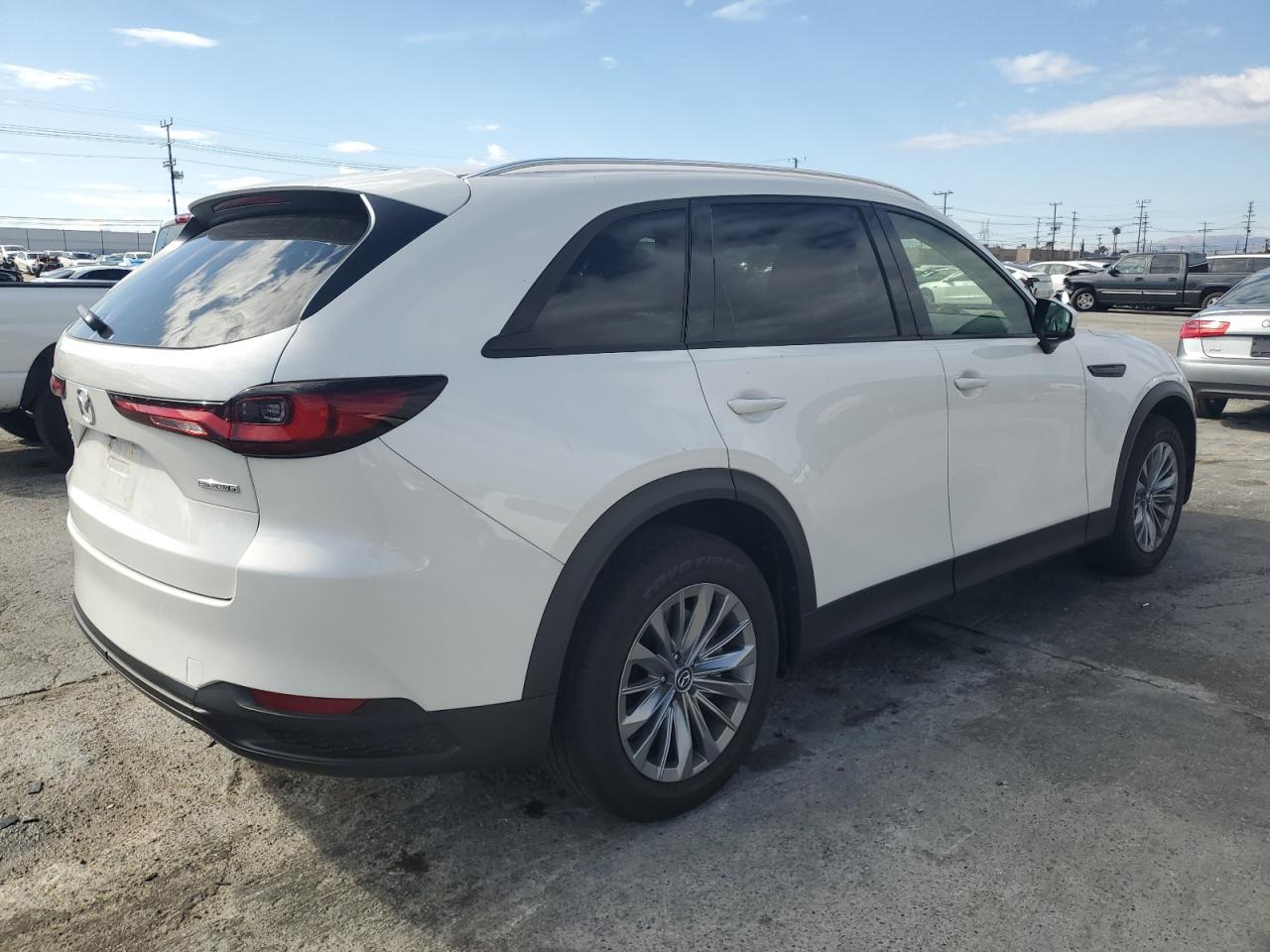 Автомобиль MAZDA CX-90 PREFERRED PLUS 2024 | GrandCar Автомобиль MAZDA CX-90 PREFERRED PLUS 2024 | GrandCar