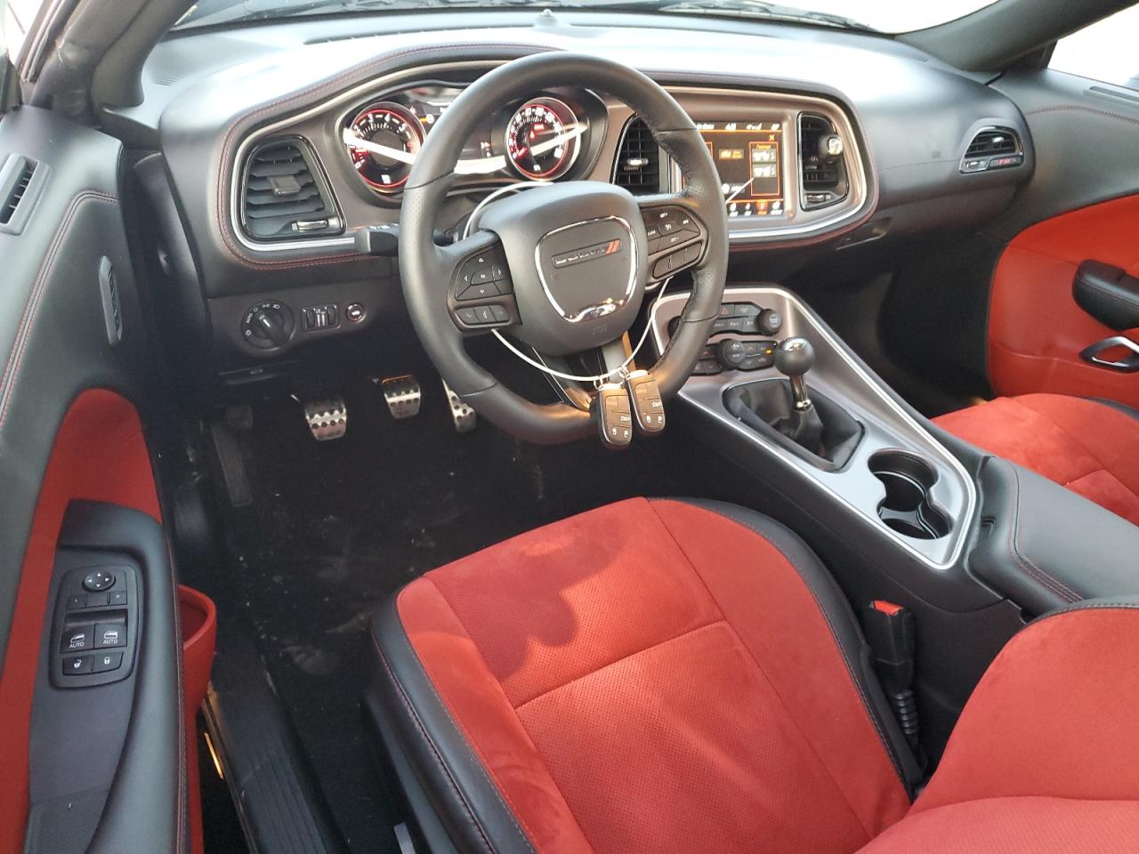 Автомобиль DODGE CHALLENGER R/T SCAT PACK 2022 | GrandCar Автомобиль DODGE CHALLENGER R/T SCAT PACK 2022 | GrandCar