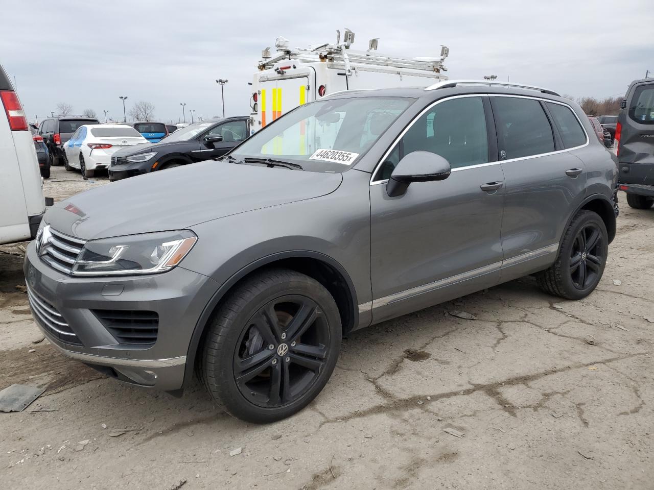 Автомобиль VOLKSWAGEN TOUAREG WOLFSBURG 2017 | GrandCar