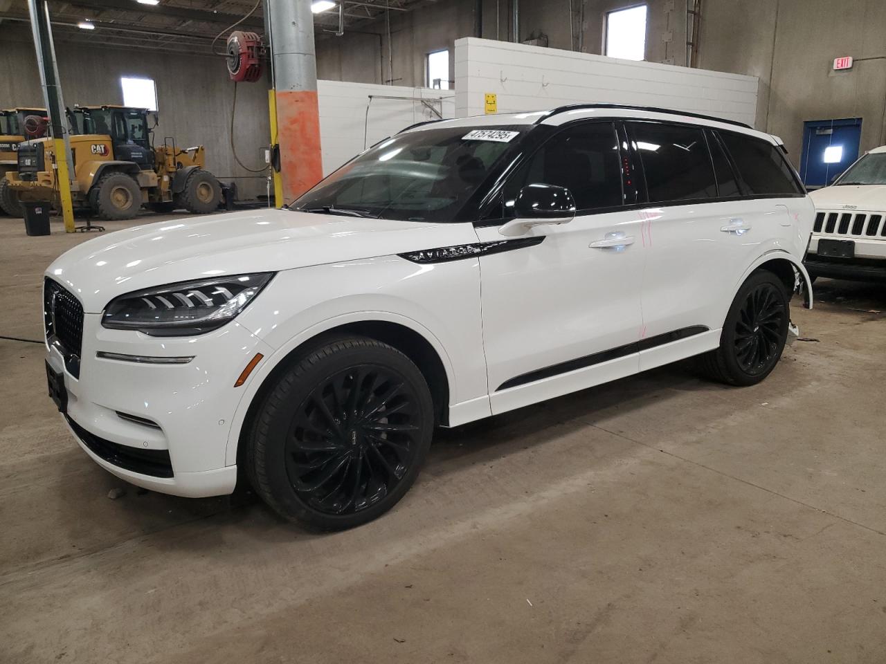 Автомобіль LINCOLN AVIATOR RESERVE 2023 | GrandCar