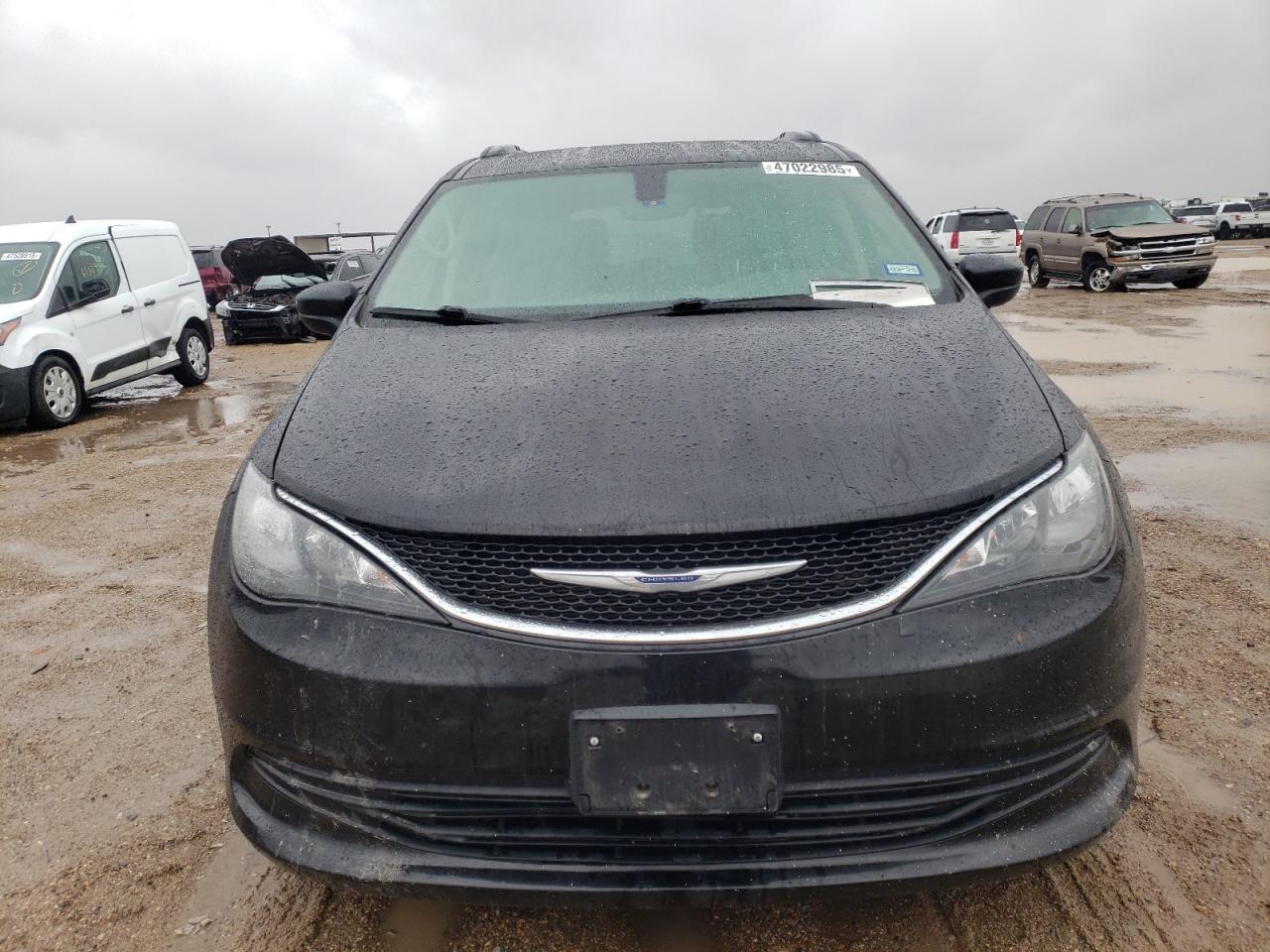 Автомобіль CHRYSLER VOYAGER LXI 2020 | GrandCar Автомобіль CHRYSLER VOYAGER LXI 2020 | GrandCar