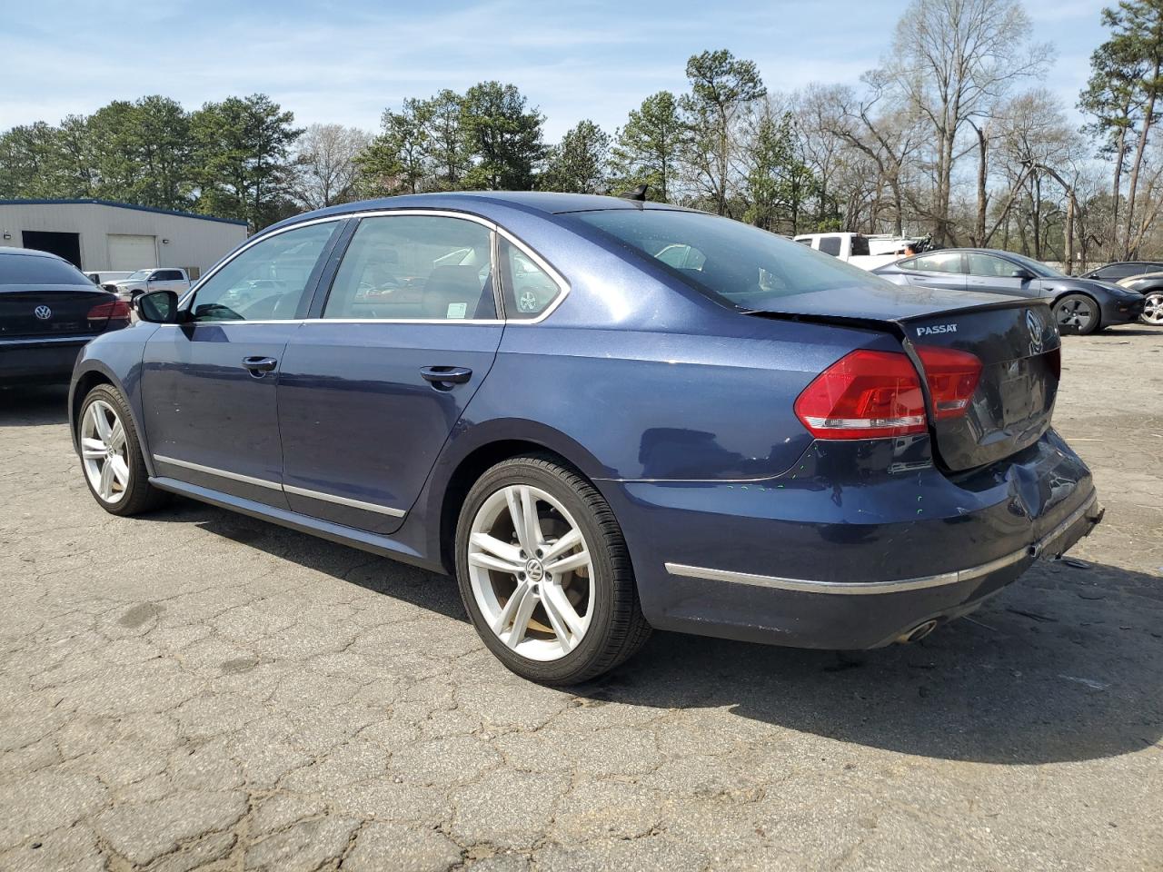 Автомобиль VOLKSWAGEN PASSAT SEL 2014 | GrandCar Автомобиль VOLKSWAGEN PASSAT SEL 2014 | GrandCar