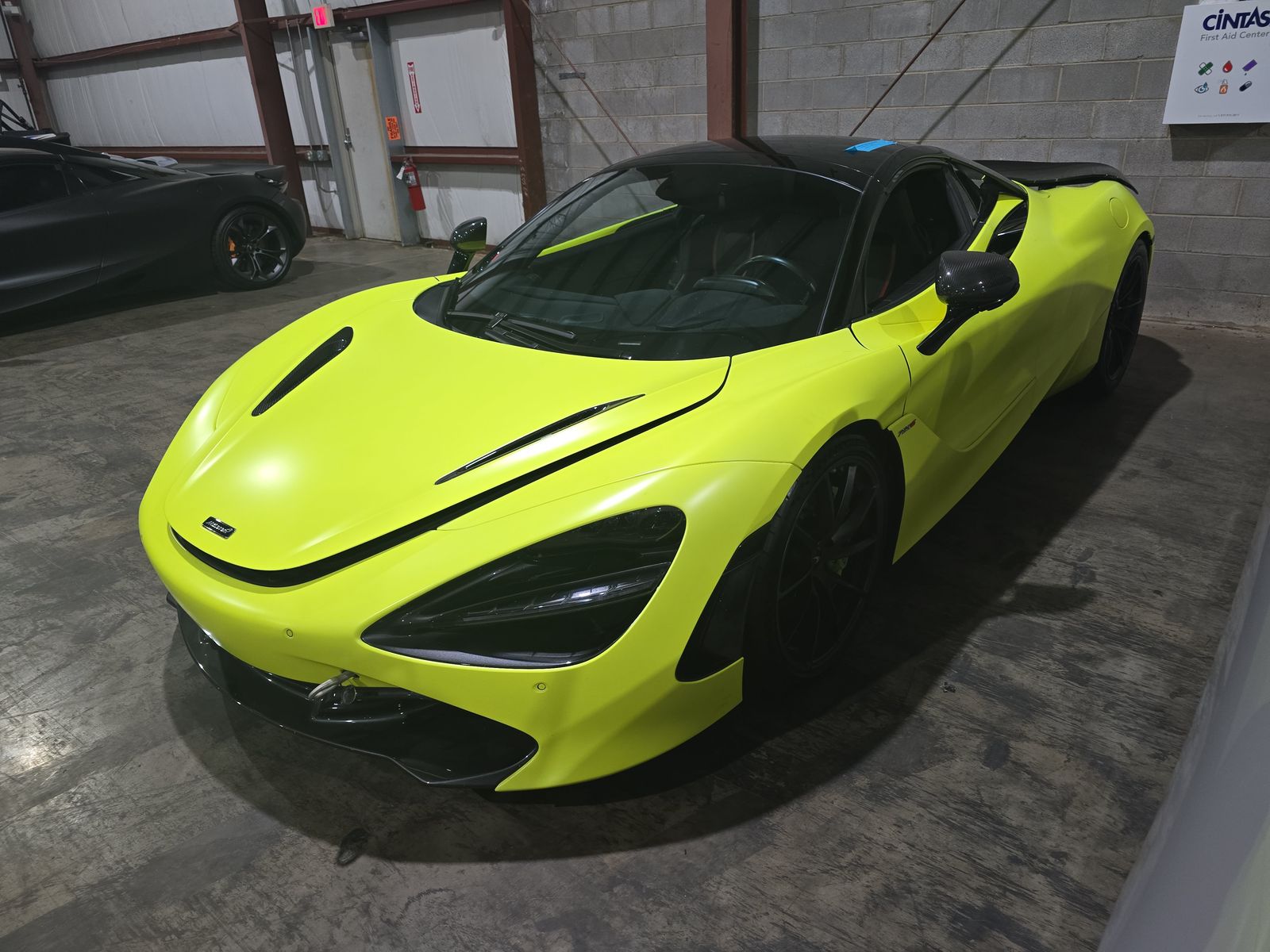 Автомобиль McLaren 720S Spider Convertible 2020 | GrandCar