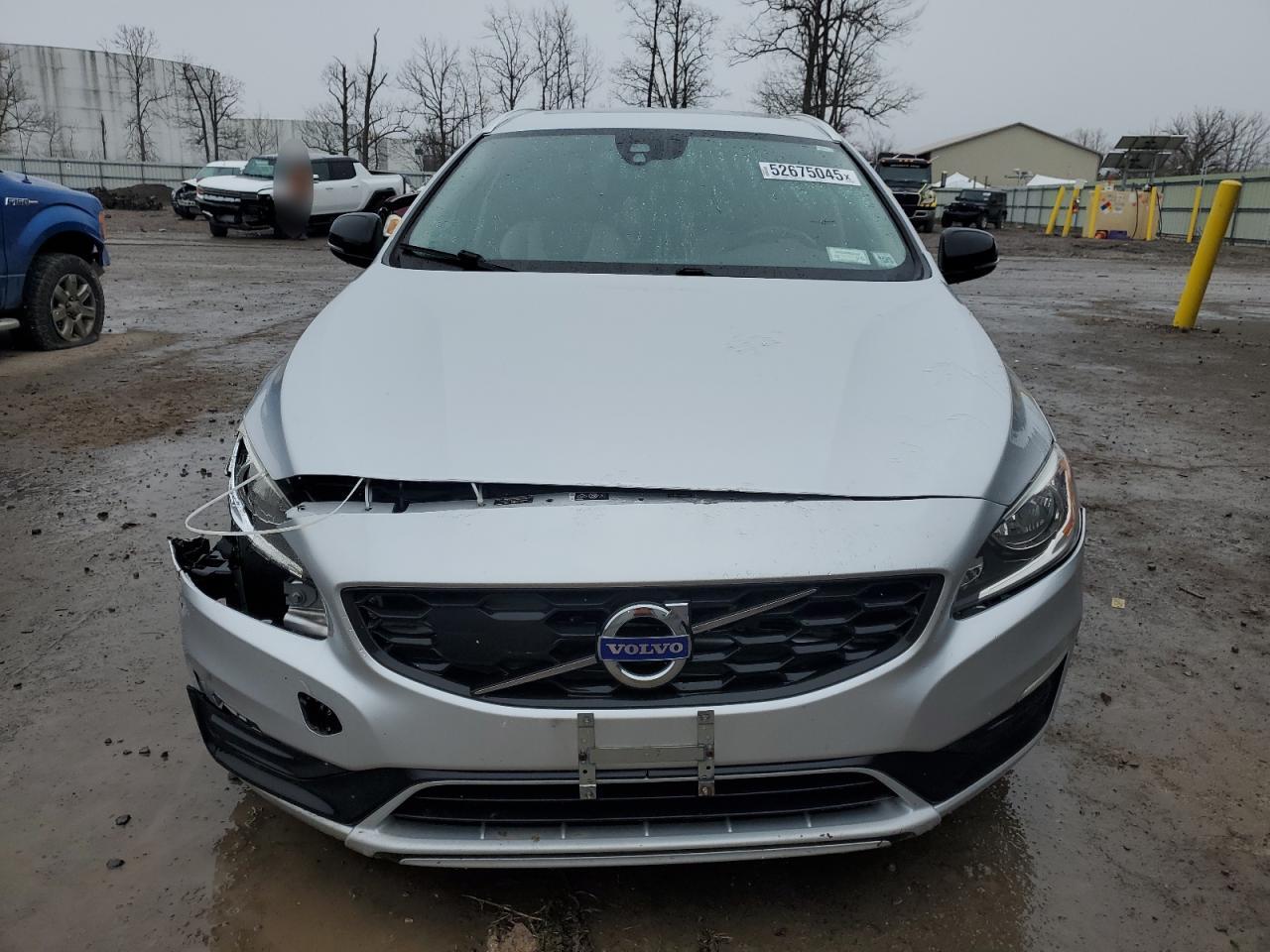 Автомобіль VOLVO V60 CROSS COUNTRY PREMIER 2017 | GrandCar Автомобіль VOLVO V60 CROSS COUNTRY PREMIER 2017 | GrandCar