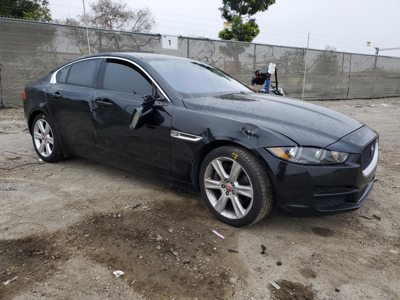 Автомобиль JAGUAR XE PREMIUM 2017 | GrandCar Автомобиль JAGUAR XE PREMIUM 2017 | GrandCar