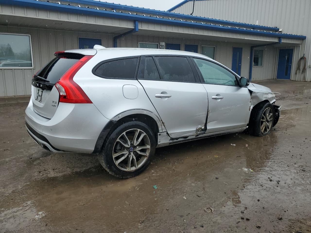 Автомобіль VOLVO V60 CROSS COUNTRY PREMIER 2017 | GrandCar Автомобіль VOLVO V60 CROSS COUNTRY PREMIER 2017 | GrandCar