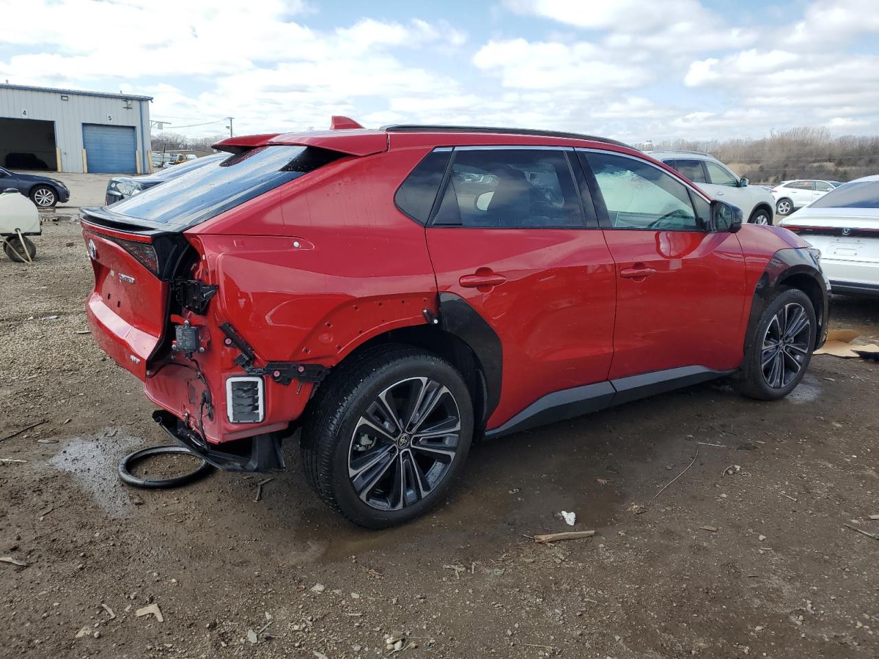 Автомобиль TOYOTA BZ4X XLE 2023 | GrandCar Автомобиль TOYOTA BZ4X XLE 2023 | GrandCar
