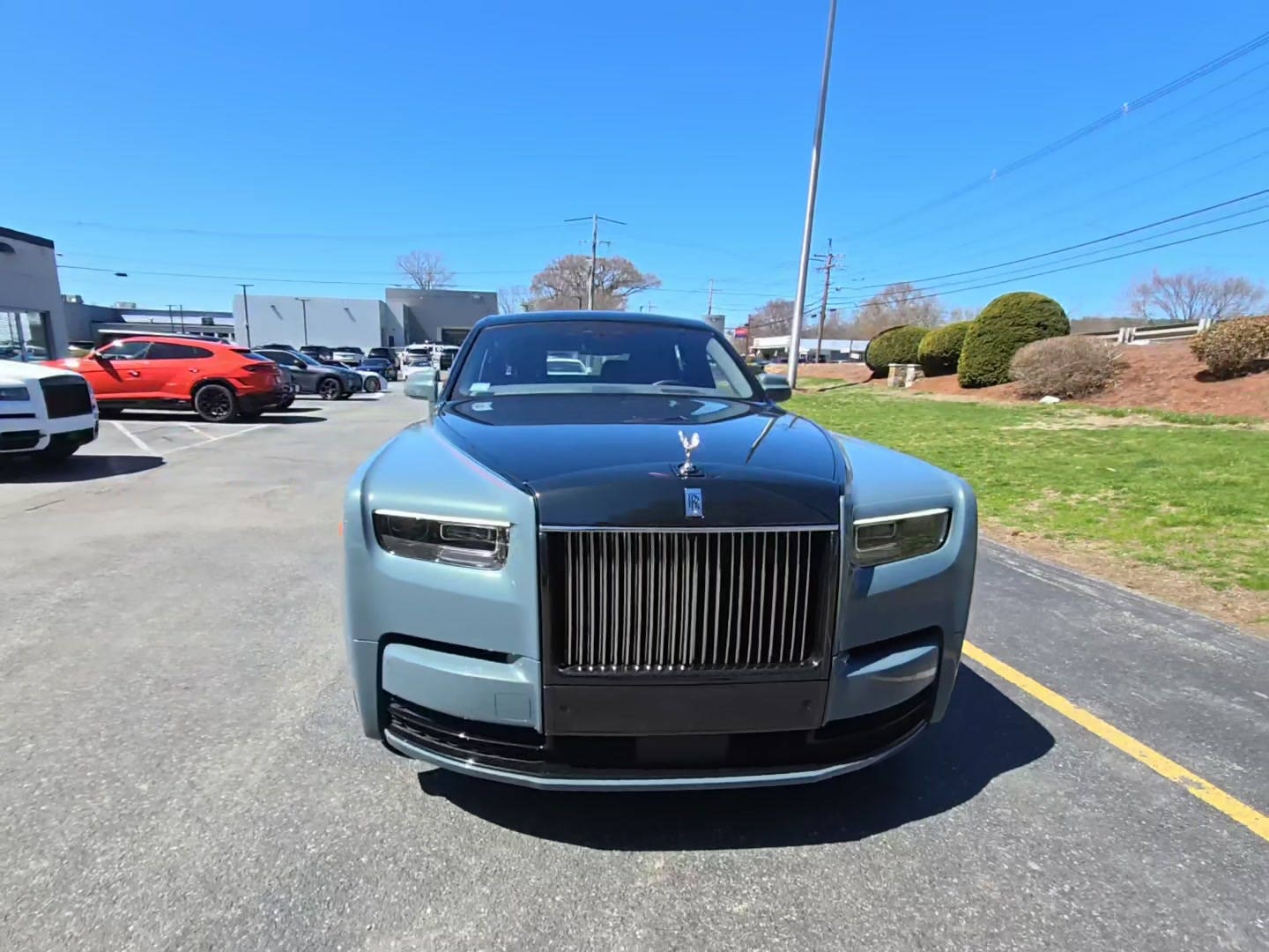 Автомобиль Rolls-Royce Phantom 2023 | GrandCar