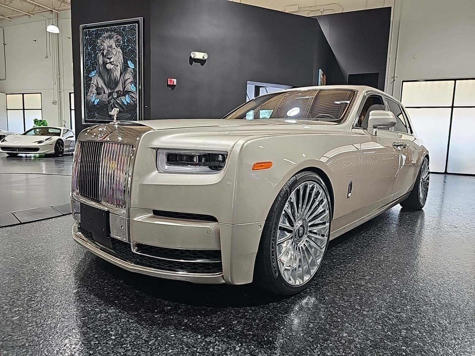Автомобиль Rolls-Royce Phantom 2019 | GrandCar