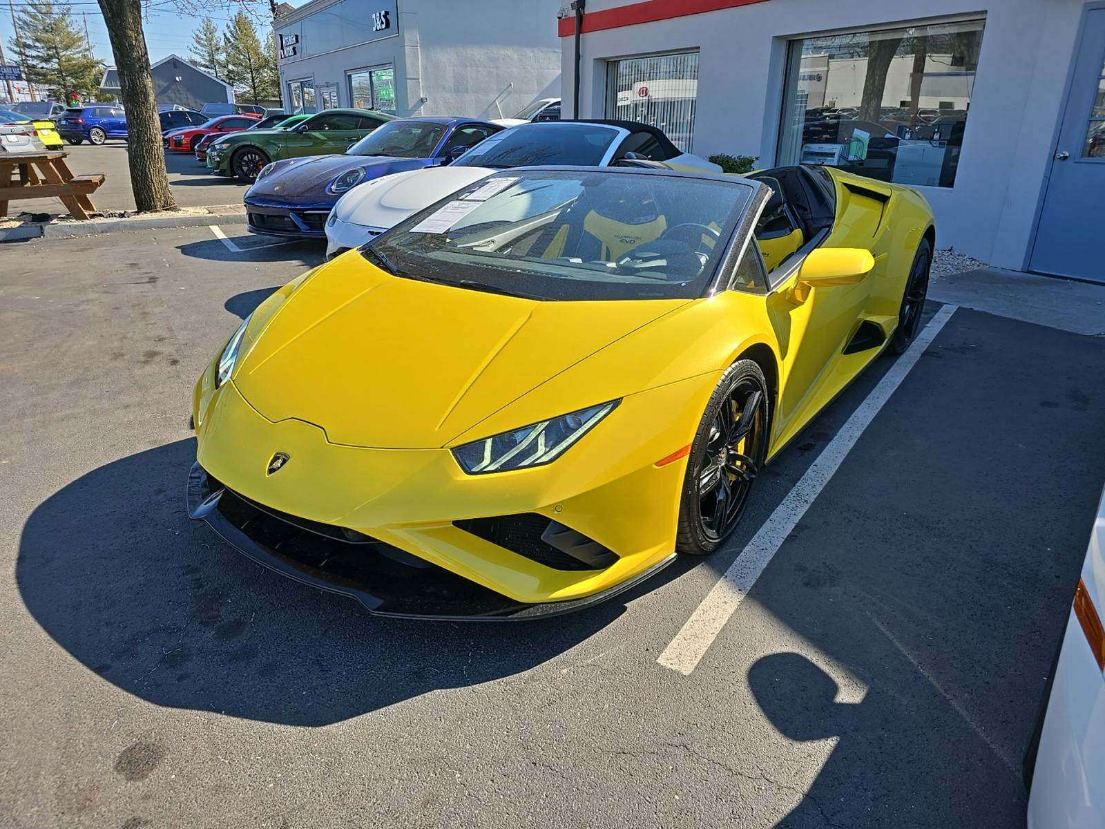 Автомобіль Lamborghini Huracan EVO RWD Convertible 2022 | GrandCar