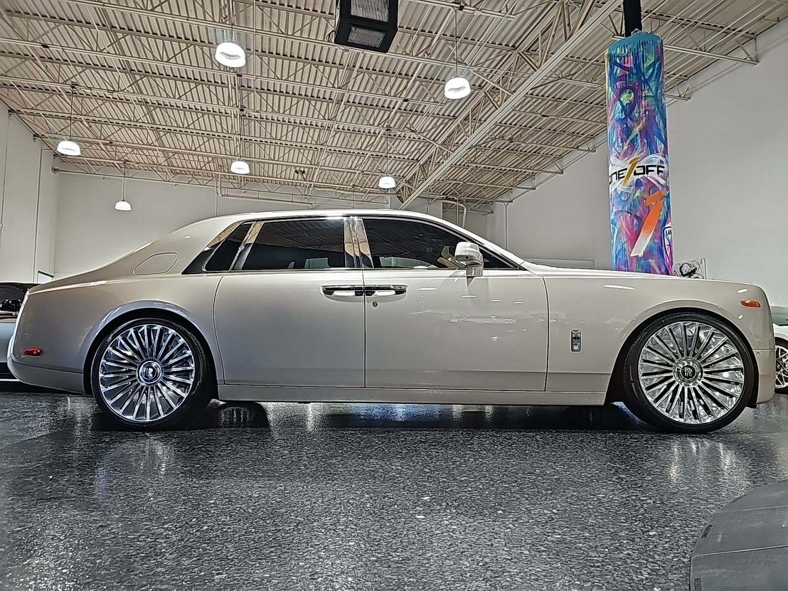 Автомобиль Rolls-Royce Phantom 2019 | GrandCar Автомобиль Rolls-Royce Phantom 2019 | GrandCar