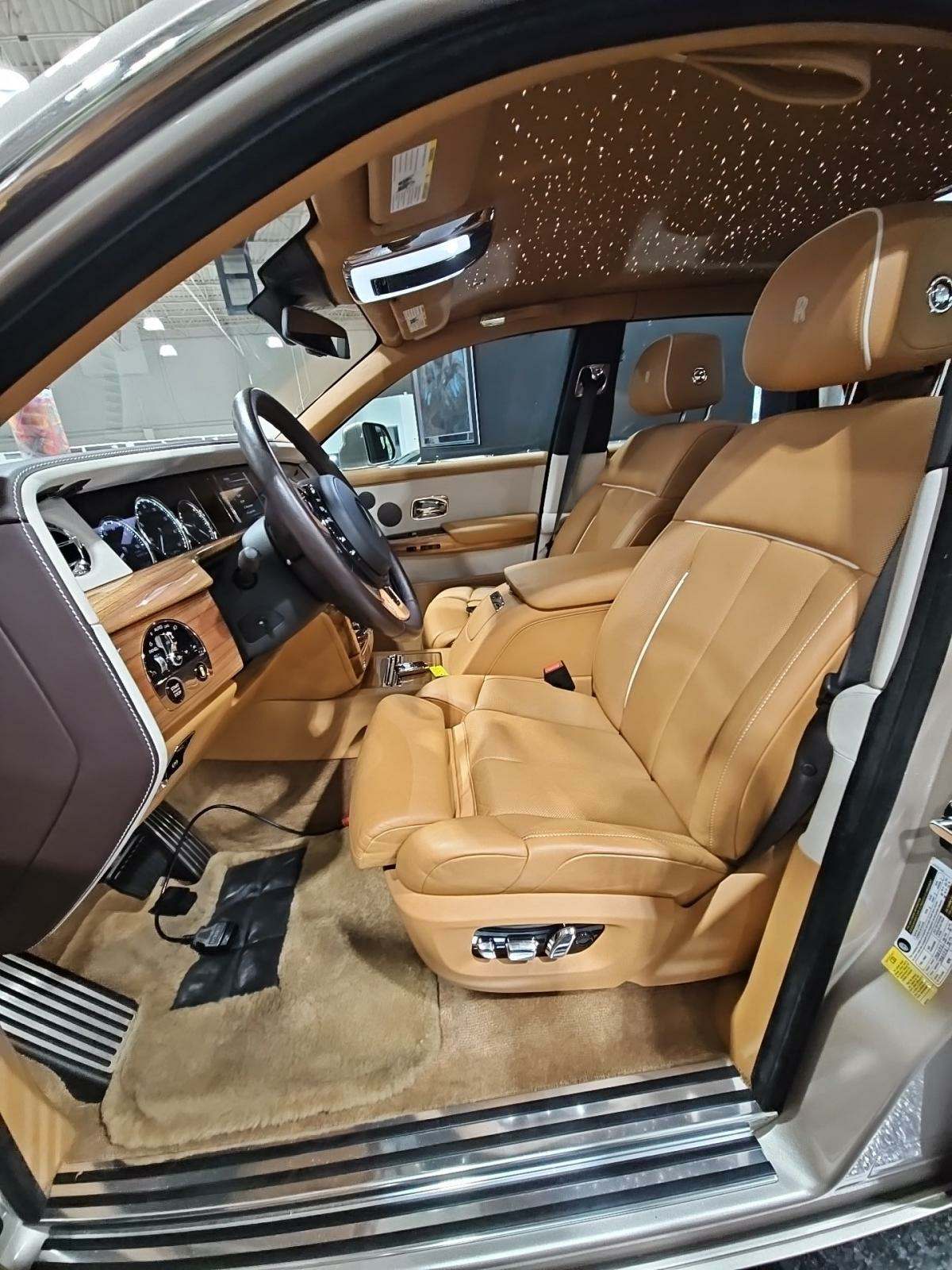 Автомобиль Rolls-Royce Phantom 2019 | GrandCar Автомобиль Rolls-Royce Phantom 2019 | GrandCar