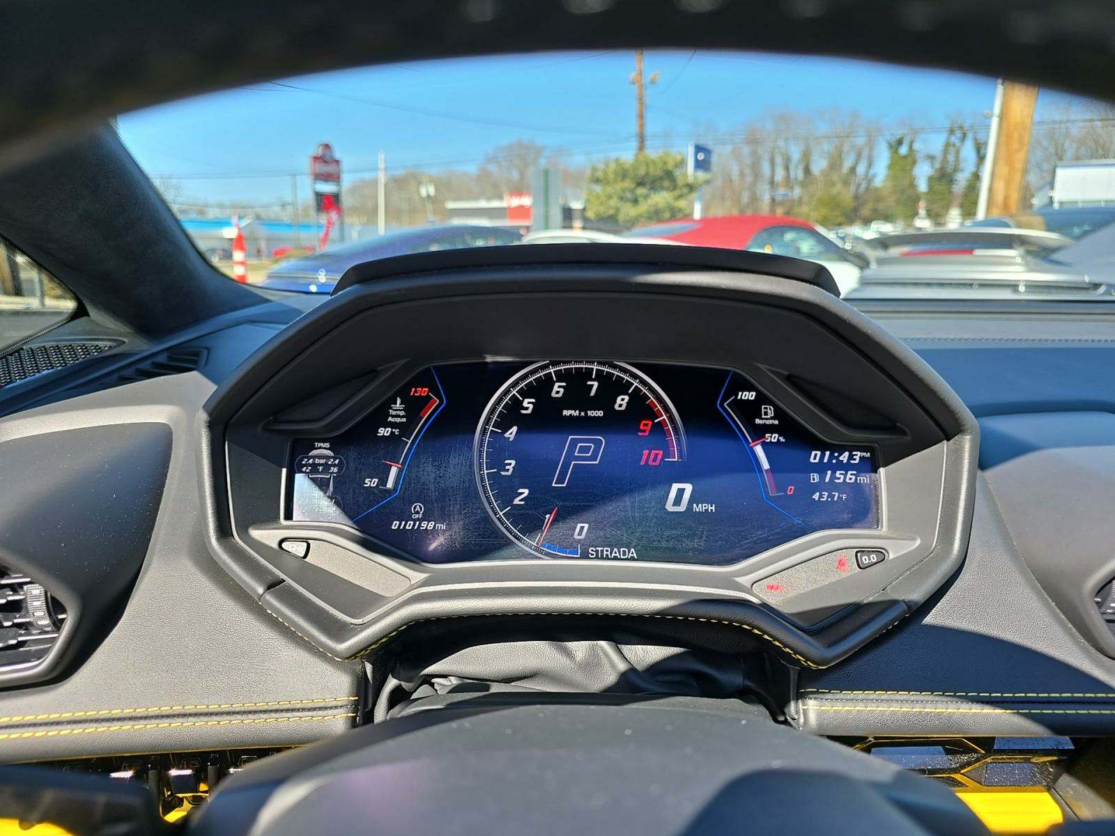 Автомобиль Lamborghini Huracan EVO RWD Convertible 2022 | GrandCar Автомобиль Lamborghini Huracan EVO RWD Convertible 2022 | GrandCar