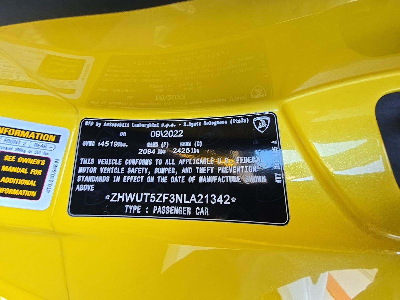 Автомобиль Lamborghini Huracan EVO RWD Convertible 2022 | GrandCar Автомобиль Lamborghini Huracan EVO RWD Convertible 2022 | GrandCar