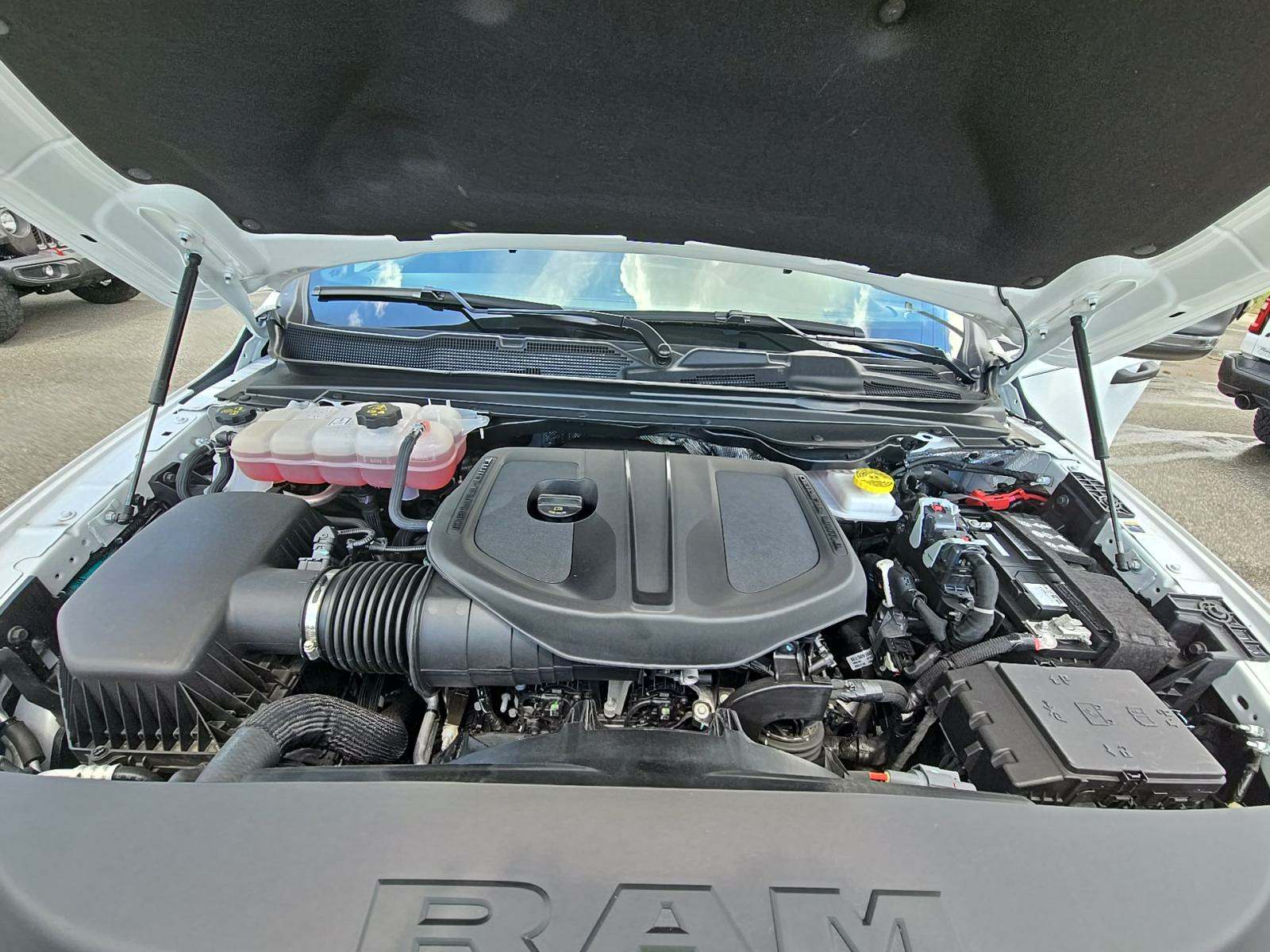 Автомобіль Ram 1500 Big Horn Crew Cab Short Bed 2025 | GrandCar Автомобіль Ram 1500 Big Horn Crew Cab Short Bed 2025 | GrandCar