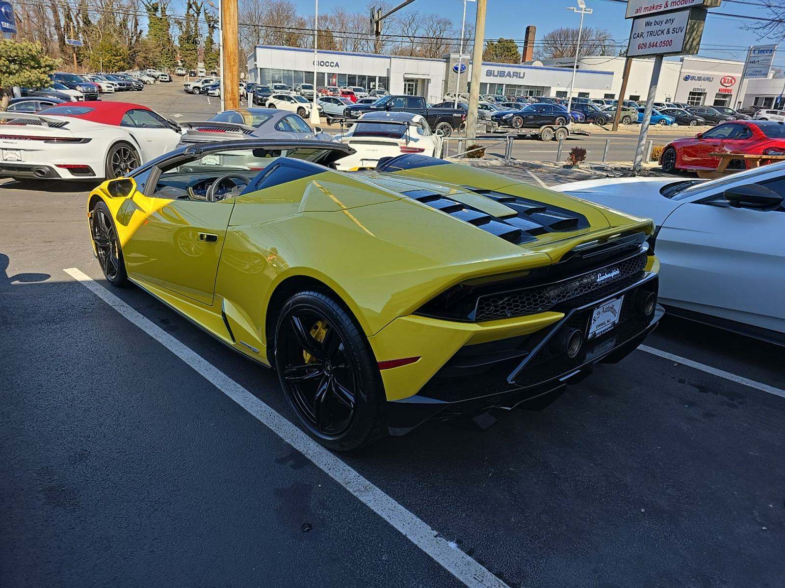 Автомобиль Lamborghini Huracan EVO RWD Convertible 2022 | GrandCar Автомобиль Lamborghini Huracan EVO RWD Convertible 2022 | GrandCar